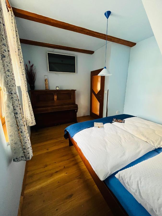 Apartman U Smrku Двур-Кралове-над-Лабем Экстерьер фото